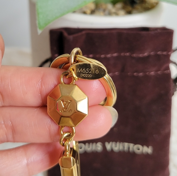💕BEAUTIFUL 100% Authentic Louis Vuitton Keycharm Gold - Picture 4 of 6